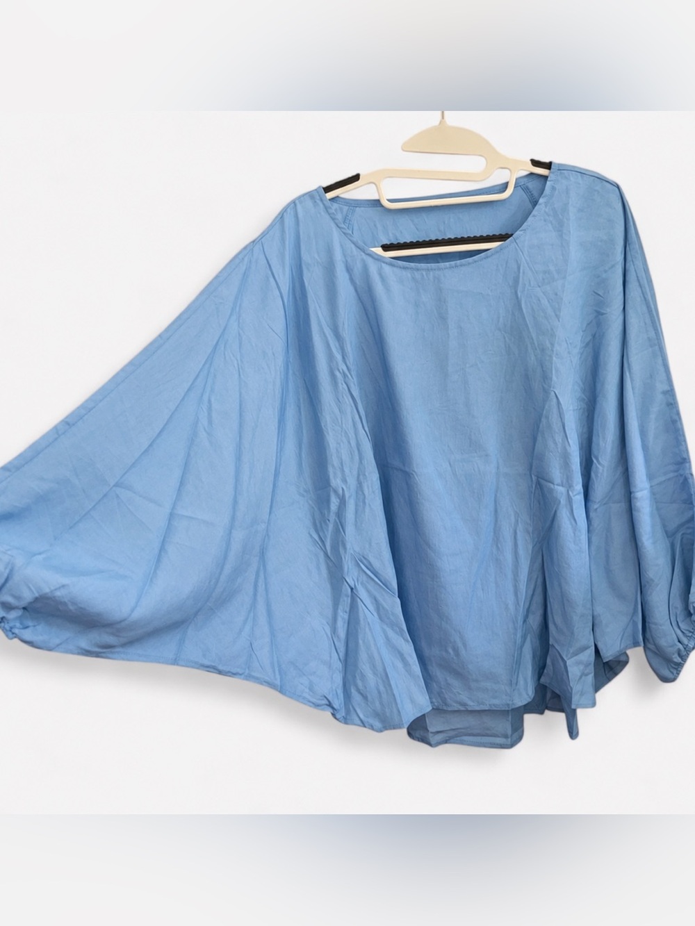 Easel Silky polyester batwing sleeve blouse size large